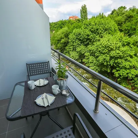 Artemis Apartament *